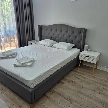 Διαμέρισμα Park And Pool Apostolovi *