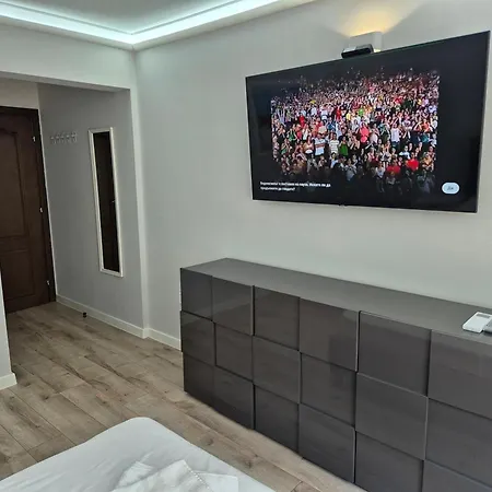 Park And Pool Apostolovi דירה *