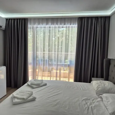 Park And Pool Apostolovi *