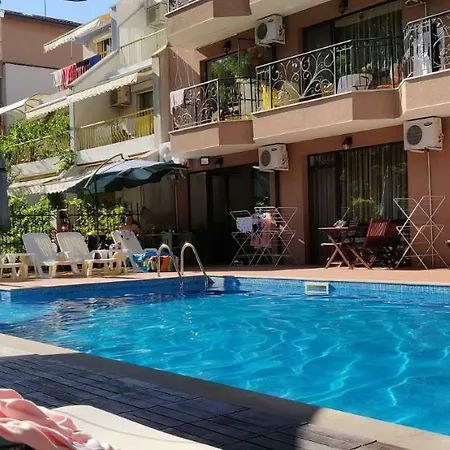 Διαμέρισμα Park And Pool Apostolovi *